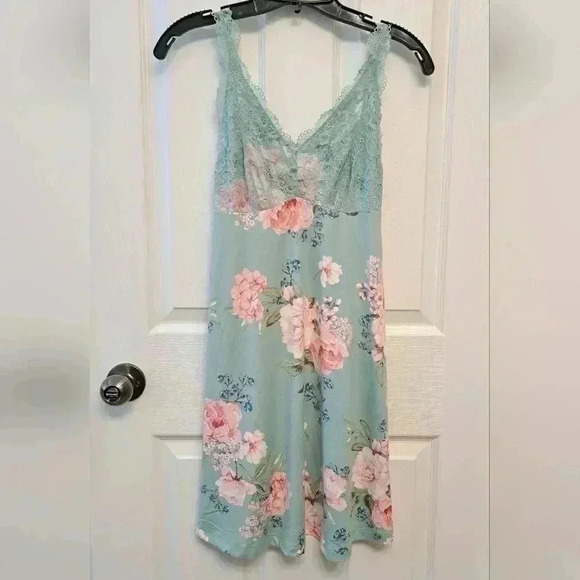 ❤️ NWOT Flora Nikrooz Green Floral Chemise Small Lace Nightie Pajama Slip - Picture 7 of 10